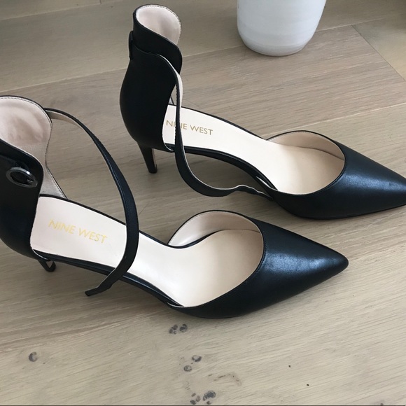 ❄️2 FOR $20 Nine West Leather Kitten Heels - Picture 3 of 5